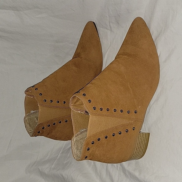 SEVEN FOR ALL MANKIND Pixie Ankle Studded Boot Leather Camel Sz 8 Bohemian chic - Picture 2 of 6